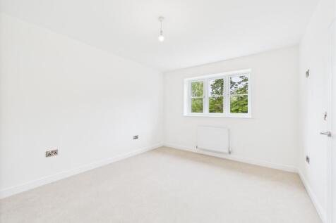 CAM04825G0-PR0117-STILL015