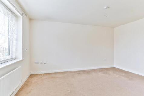 Sandstone Road, Eastfield, Scarborough, North Yorkshire, YO11 photo 3