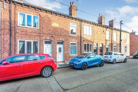 3 Bedroom Terraced in WF10 5RN
