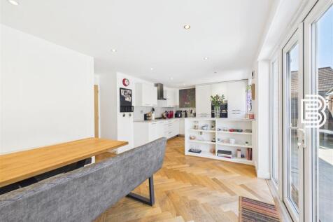 Kitchen Family Room (1).jpg