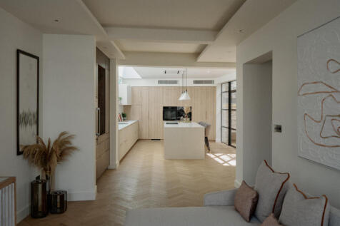 London, NW2 - property photo