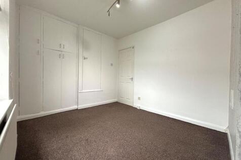 Whitwell Grove, Elland photo 4