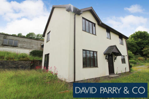 DETACHED COUNTRY PROPERTY