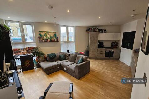 Living Room/Kitchen
