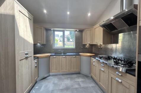 Cedar Grove, Bradmore photo 3