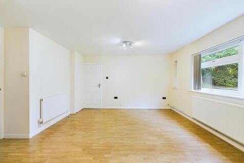 Burhill Grove, Pinner photo 3