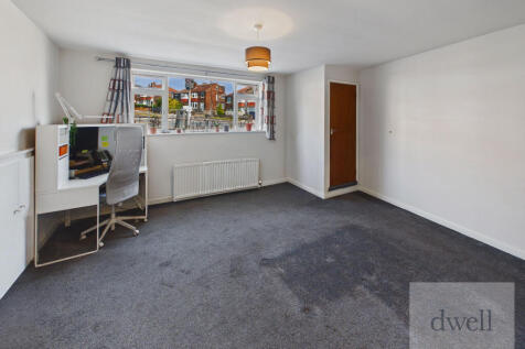 Spen Lane, West Park, Leeds, LS16 photo 4