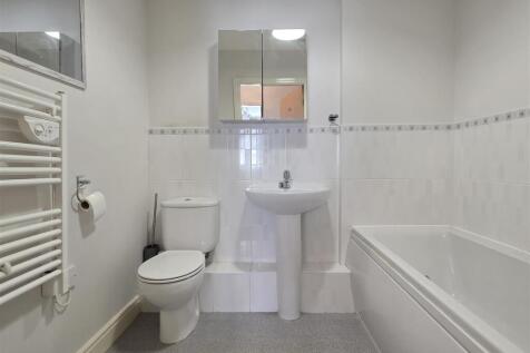 BATHROOM/WC