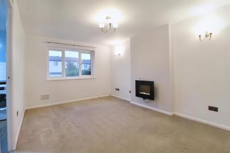 2 Living Room.jpg
