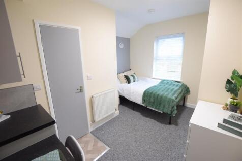 Carholme Road - Studio 5 - AVAILABLE November photo 2