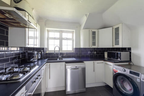 Lime Tree Court, London Colney, St. Albans, Hertfordshire, AL2 photo 4