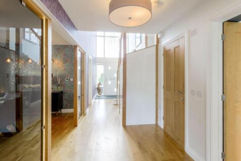 3a Hillside Road - 002.jpg