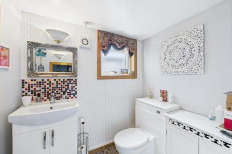 CAM03481G0-PR0104-STILL017