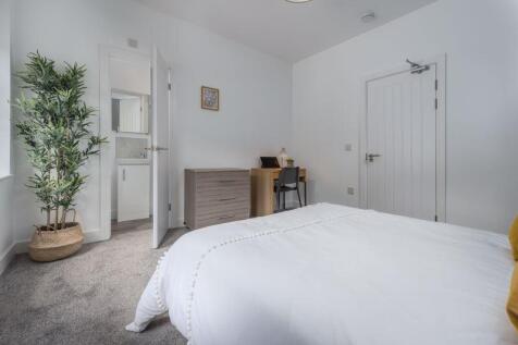 Large Double Room on Market Lane, Gateshead photo 3