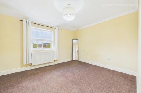 Kneesworth Street, Royston, Hertfordshire, SG8 photo 2