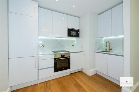 Cleveland Square 7@49-007 MR - HPA.jpg