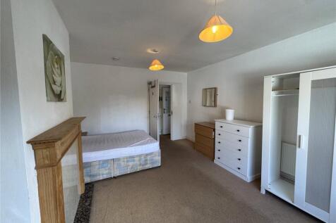 Hampton Close photo 5
