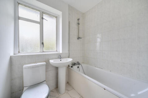 1382810-6-691c5df...