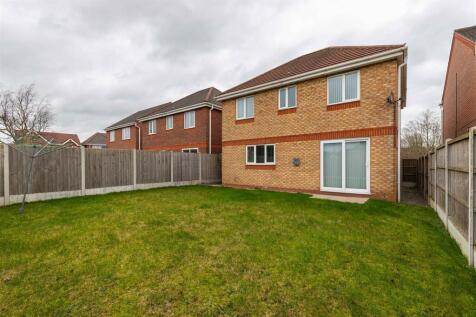 19 Lakeside Close-14.jpg