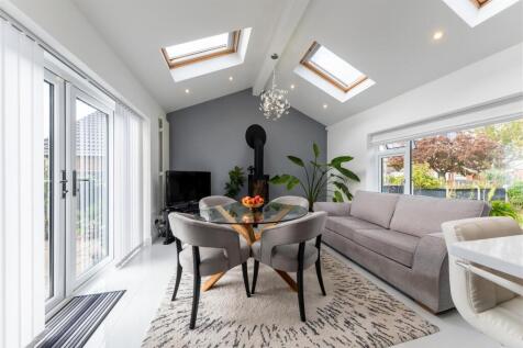 17 Abbotts Road-006.jpg