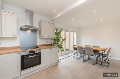 Kitchen diner (potential)