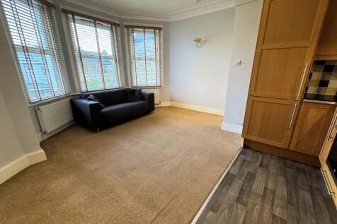 LICHFIELD GROVE, FINCHLEY, N3 photo 3