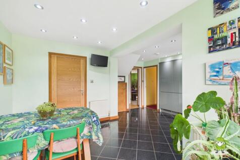 EweMove Estate Agents Basingstoke - Lavender Road 