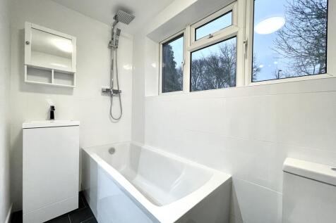 Bathroom Aspect 1.jp