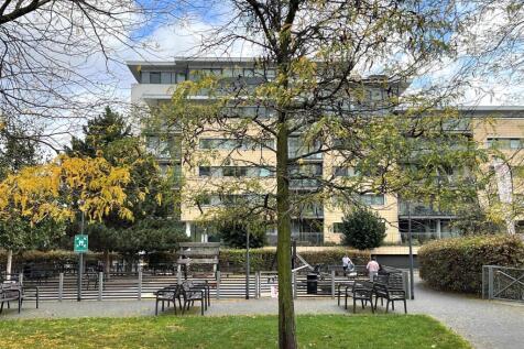 Property for sale at Gallions Reach, By Barrain Lo