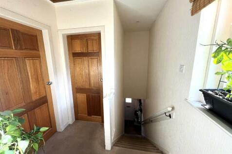 STAIRCASE &amp; LANDING