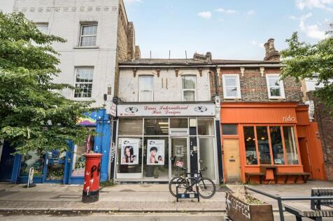 London, SE22 - property photo