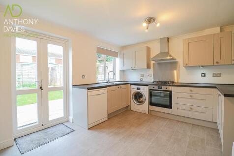 Woollmans Close, Broxbourne photo 2