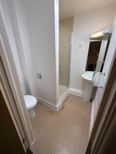 elme hall ensuite