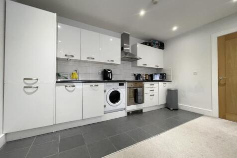 Chelsea Court, Cheltenham photo 4