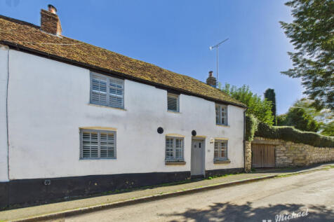 CAM03852G0-PR0441-STILL009