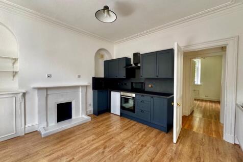 Kitchen / Lounge