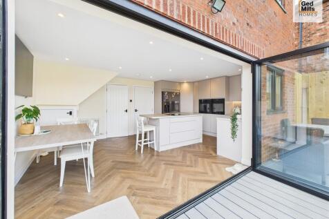 CAM04261G0-PR0072...