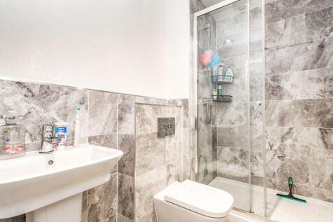 Bedroom One En-Suite