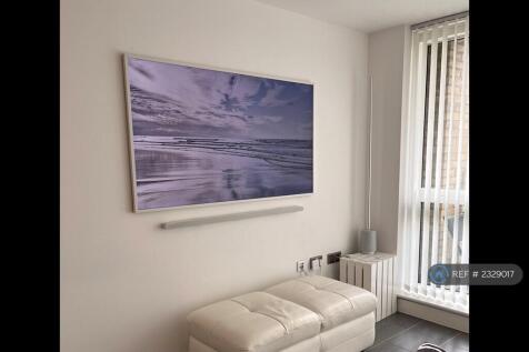 65'' Smart Tv 'The Frame' And Soundsystem