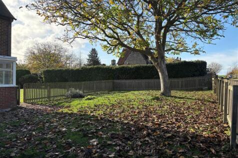 13 Littleworth - Garden (1).jpg