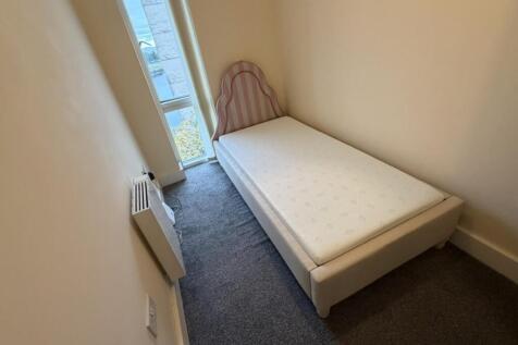 Falcon Drive, Cardiff photo 4