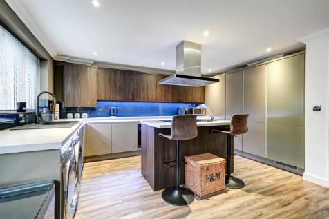 Kitchen alternative angle.jpg