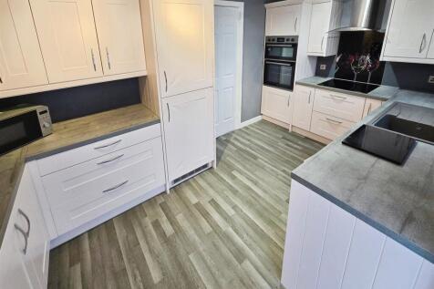 Wheatcroft Gardens, Rushden photo 4