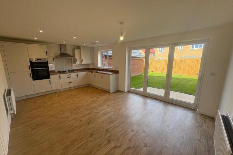 Celandine Gardens, Corby, NN17 photo 4