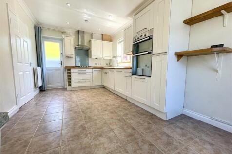 Gaveller Road, Redhouse, Swindon, Wiltshire, SN25 photo 4