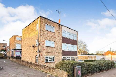 Ground Floor Flat, 1 Charles Court, Forest Hills Drive, Southampton, SO18 2FY