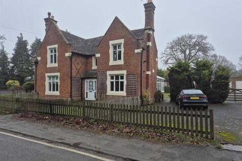 Stanmore Cottages Stourbridge Road 1.jpg