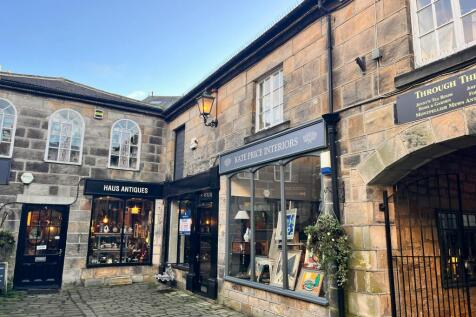 Retail Property (high street) to rent Image 3