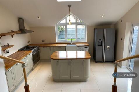 Kings Road, Haywards Heath, RH16 photo 2