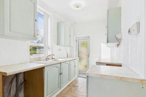 CAM03729G0-PR0171-STILL017